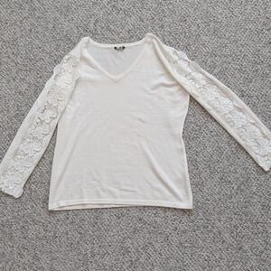 Vila Milano Womens (XL) Off-White V-Neck Sweater w/Full Sleeve Crochet Cut-Outs